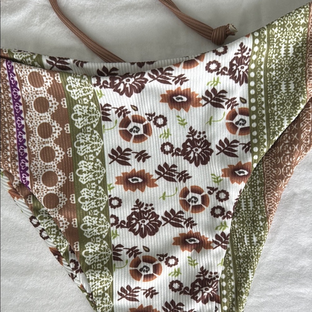 Zaful Multicolor Patterned Bikini - Picture 3 of 6